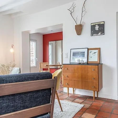 Montmartre, Patio! Sacre-coeur! Stylish Duplex!