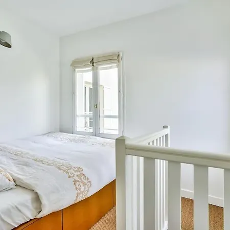Montmartre, Patio! Sacre-coeur! Stylish Duplex! Apartment