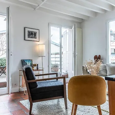 Montmartre, Patio! Sacre-coeur! Stylish Duplex! * 파리