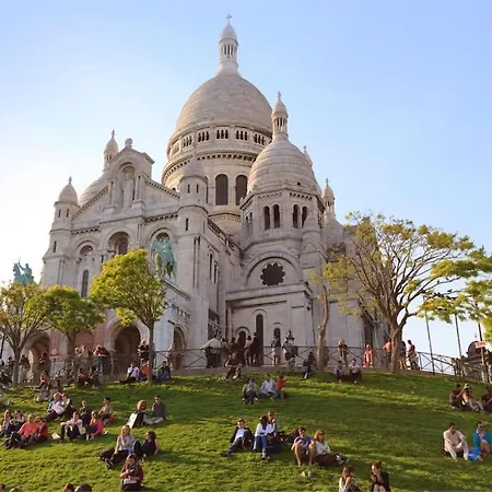 Montmartre, Patio! Sacre-coeur! Stylish Duplex! 아파트 파리