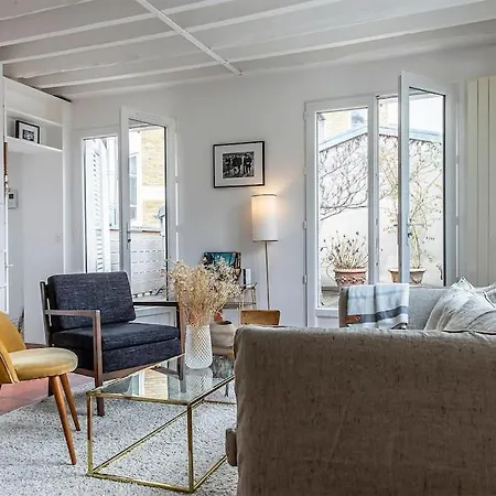 Montmartre, Patio! Sacre-coeur! Stylish Duplex! 아파트 파리