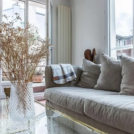 Montmartre, Patio! Sacre-coeur! Stylish Duplex! Apartment Paris