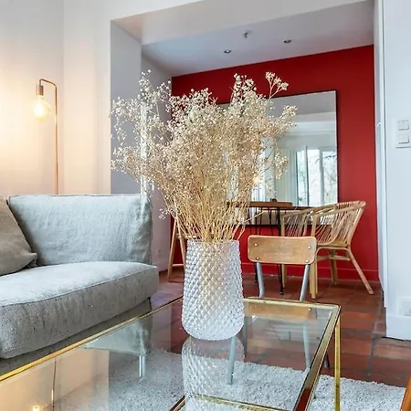 Apartment Montmartre, Patio! Sacre-coeur! Stylish Duplex! Paris