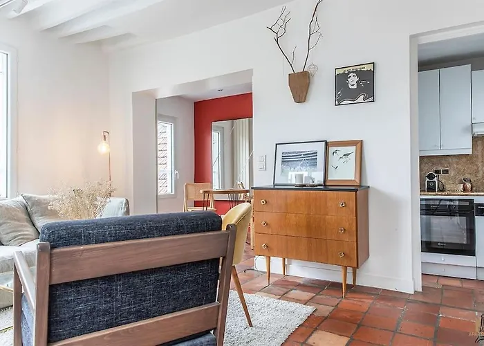 Montmartre, Patio! Sacré-coeur! Stylish Duplex!