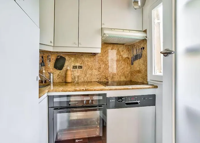 Montmartre, Patio! Sacré-coeur! Stylish Duplex! * Paris