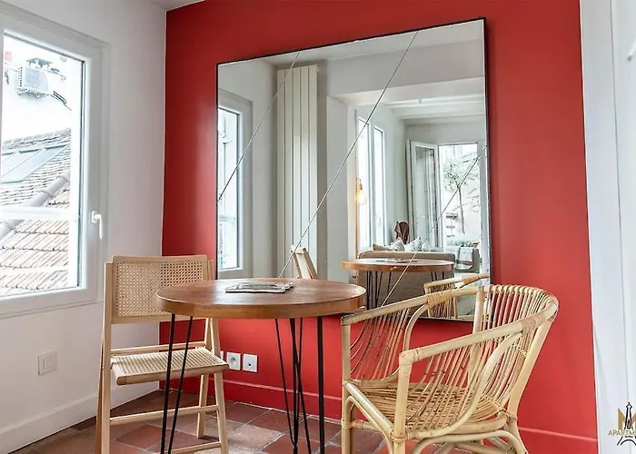 Appartement Montmartre, Patio! Sacré-coeur! Stylish Duplex!