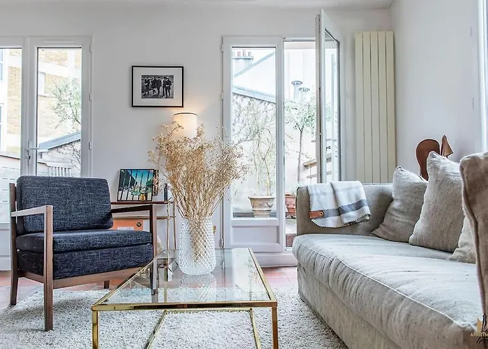 Montmartre, Patio! Sacré-coeur! Stylish Duplex! Paris